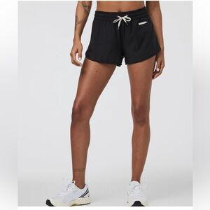 Vuori Clementine Shorts Sz XS Black 4” Inseam